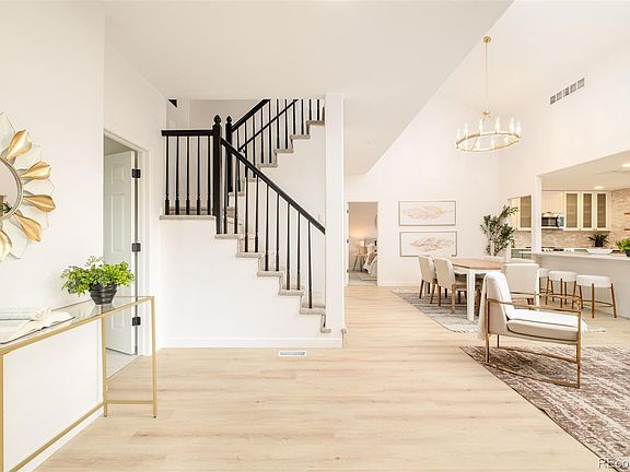 3rd image of 7828 E Lowry Boulevard