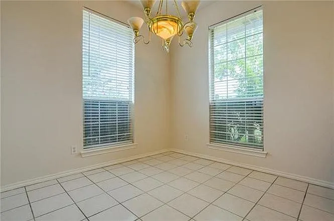 320 Twin Creek Dr — Photo 12