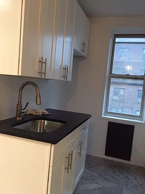 Rented by G2 Realty Group LLC | media 7