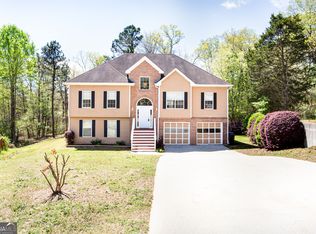 1208 Fly Rod Ln, Loganville, GA 30052