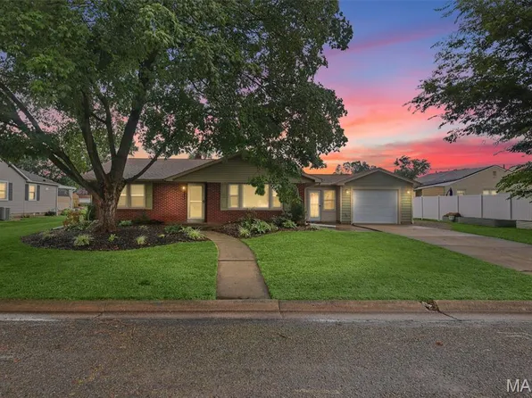 677 S Moore St, Nashville, IL 62263