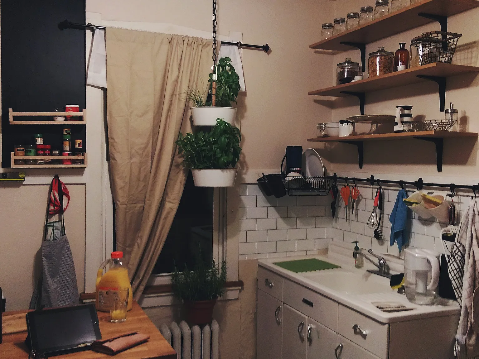 1 bed, 1.0 bath, $1,150 — Photo 2