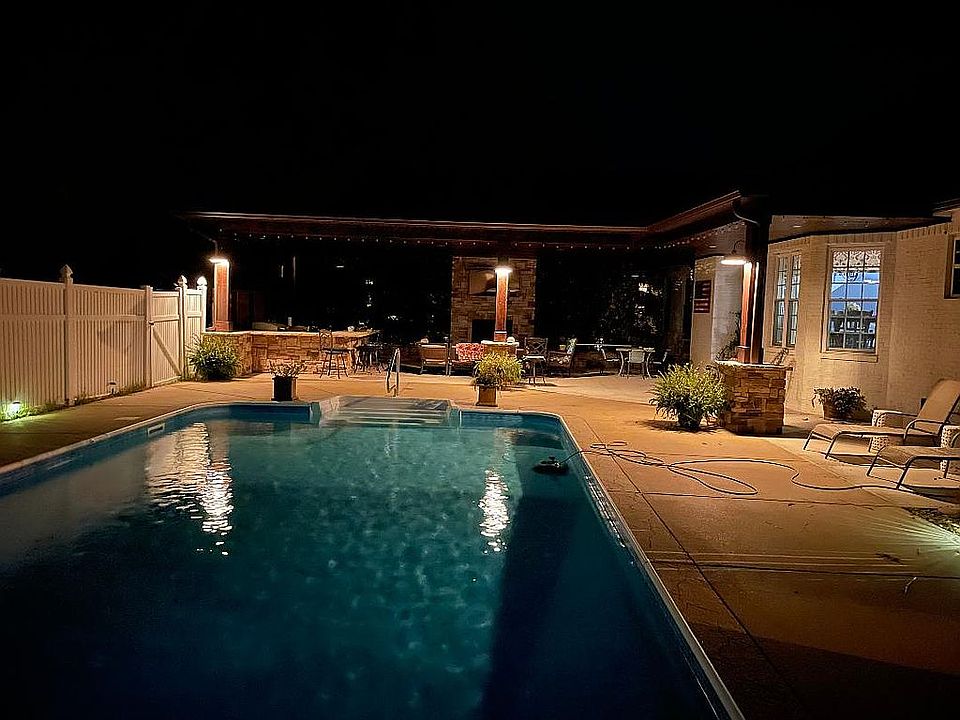 2nd image of 215 Beasley Dr