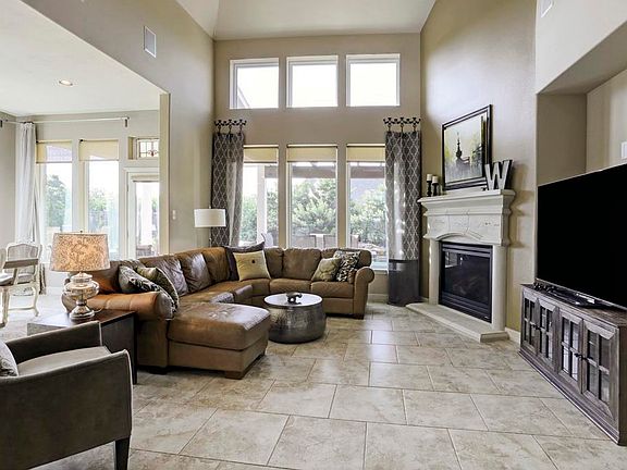 4th image of 5519 Cedar Elm Ln