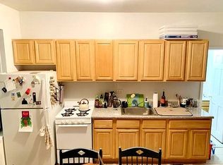576 39th St APT 3, Brooklyn, NY 11232