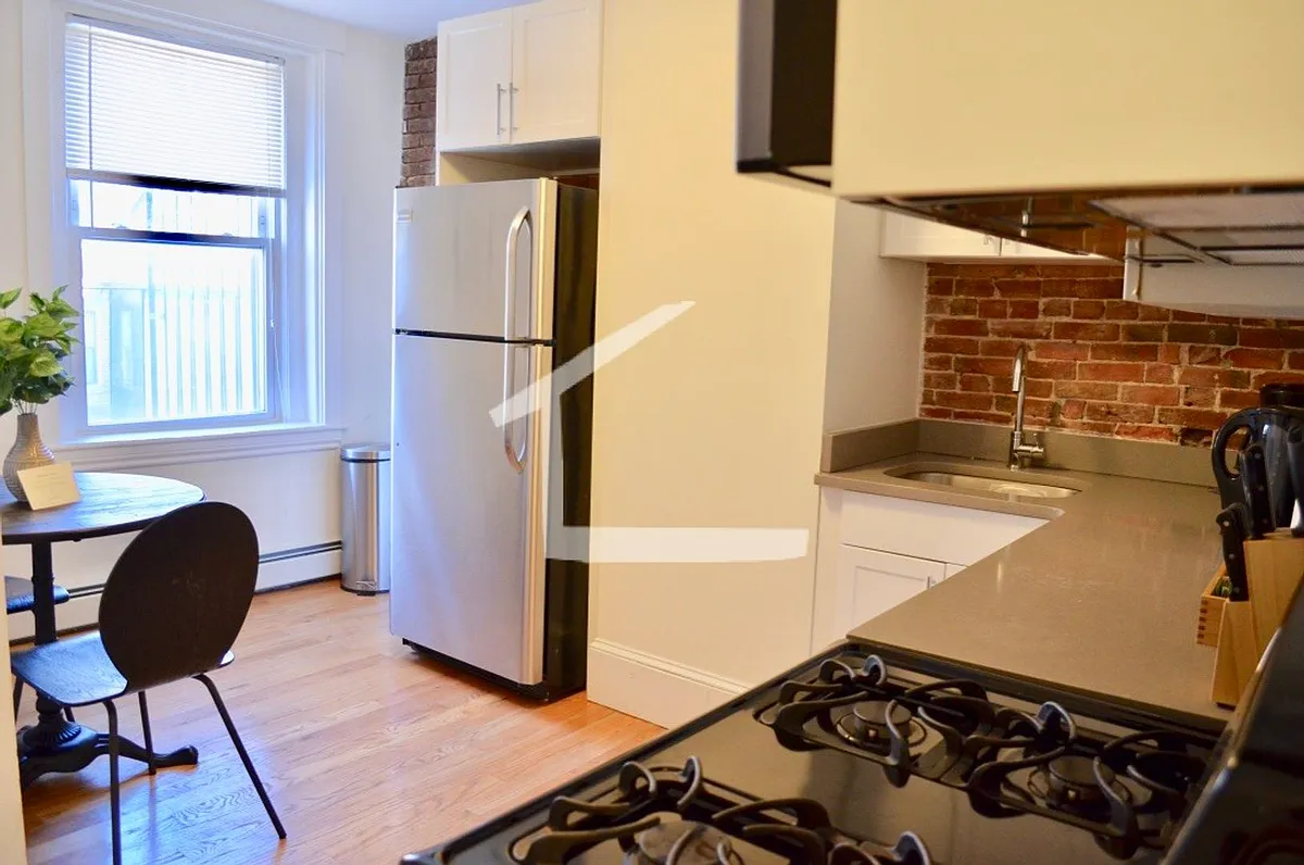 Building Photo - 36 E Springfield St #2A
