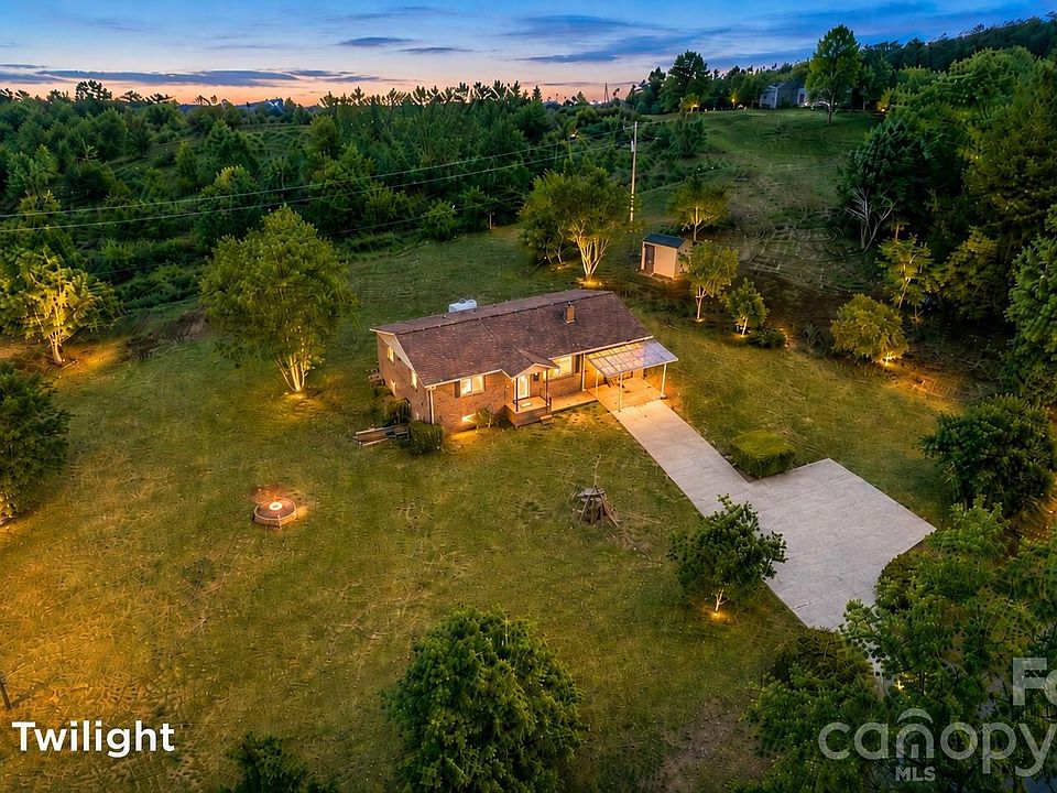 1st image of 1852 Skyland Dr