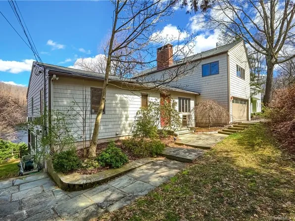 12 Lillinonah Drive, Brookfield, CT 06804