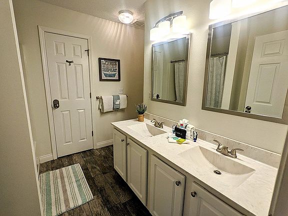 3rd image of 4674 Windstarr Dr