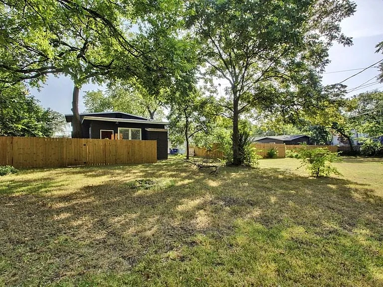 611 Nelray Blvd #A — Photo 46