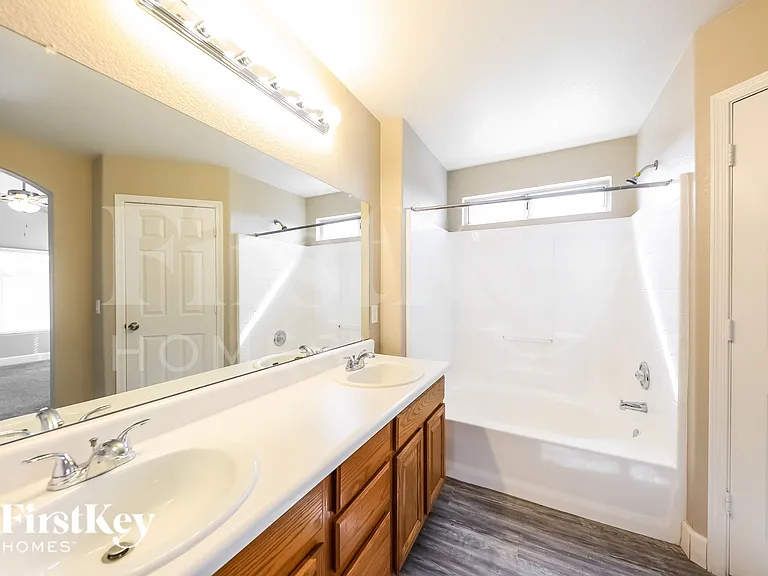 18139 N 113th Ave — Photo 9