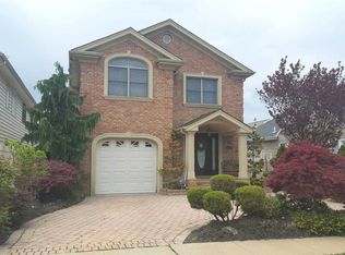 2506 Rosebud Ave, Merrick, NY 11566