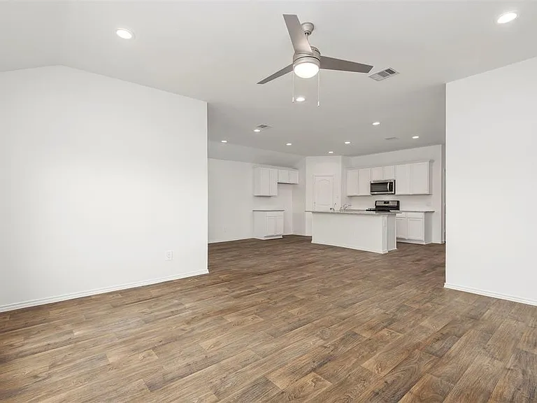 20352 Tembec Dr — Photo 9