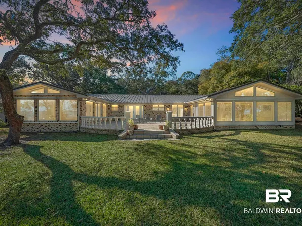 9488 Bay View Dr, Lillian, AL 36549
