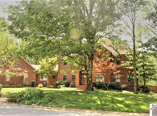2109 Spindletop Dr, Murray, KY 42071