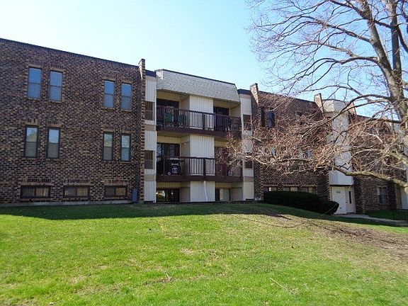 4th image of 2222 Country Club Dr APT 5