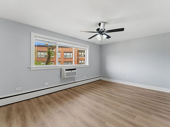 2nd image of 7603-09 N Greenview Ave #204