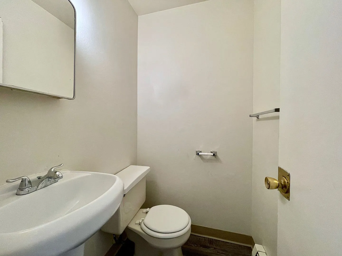 2 bed, 1.5 bath, 1100 sqft, $1,250 — Photo 4