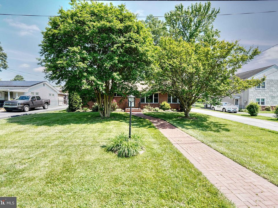 1st image of 210 Norman Ave