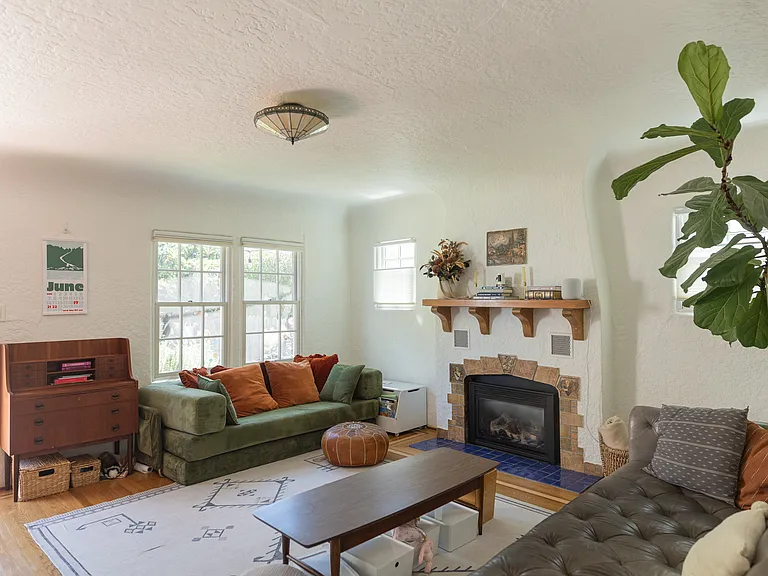 1278 Phillips Ln — Photo 11