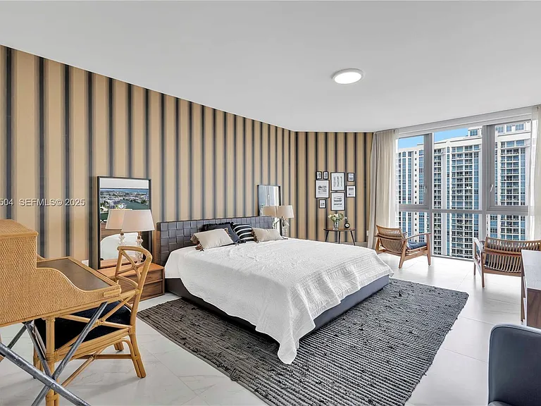 17111 Biscayne Blvd #1709 — Photo 31