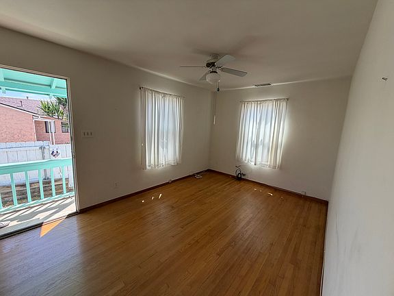 3rd image of 4614 Bermuda Ave