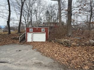 22 Lakeview Dr, Ashford, CT 06278