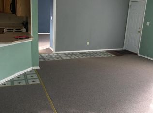 910 Hoover Rd, Hampstead, NC 28443