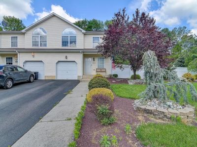 45 Pension Rd, Manalapan, NJ, 07726
