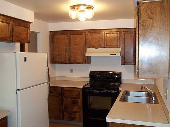 3rd image of 617 SE 121st Ave APT 16