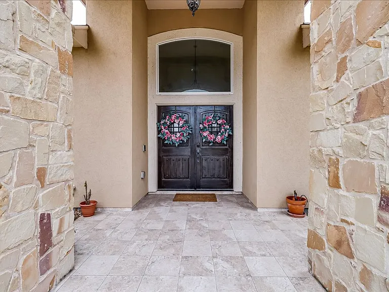 6241 Lago Vista Dr — Photo 3