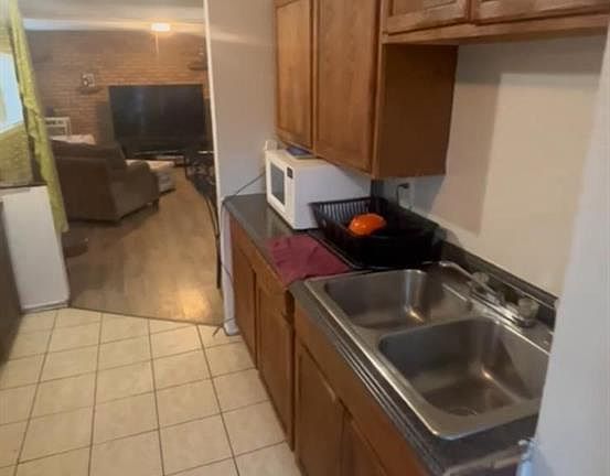 4th image of 1037 S Perry Street