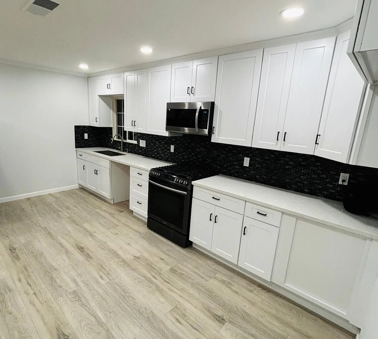 3 bed, $3,995 — Photo 4