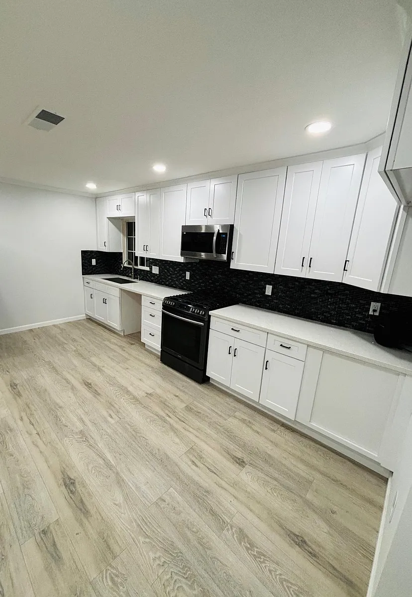 New dishwasher and refrigerator ordered and will be installed. - 7816 Troost Ave