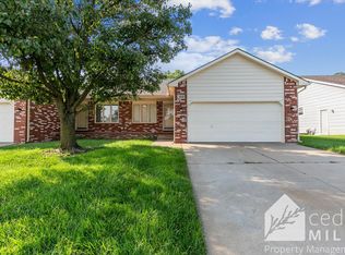 10505 W Douglas Ave, Wichita, KS 67209