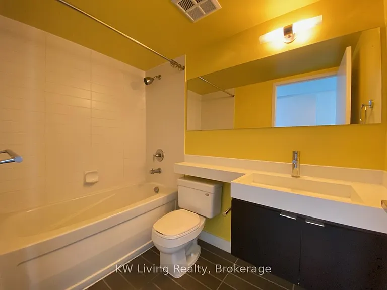 4K Spadina Ave #702 — Photo 12