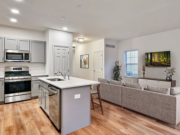 Greens at Sand Springs Kitchen Great Room