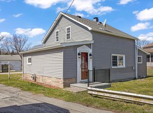 4448 Spring St, Luna Pier, MI 48157