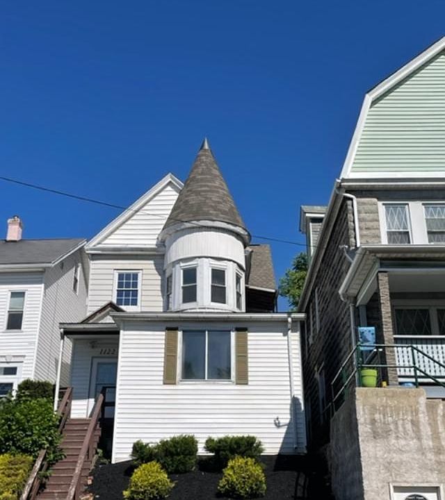 1st image of 1122 15th Ave