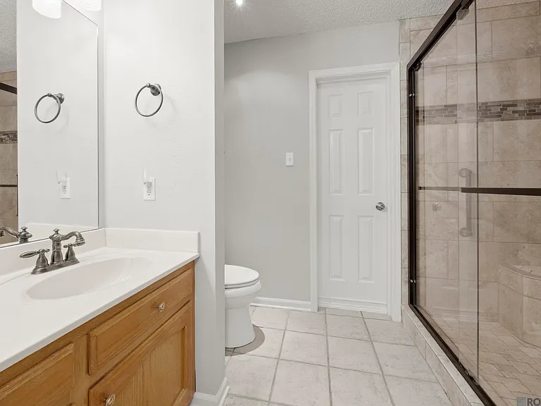 18596 White Oak Dr — Photo 14