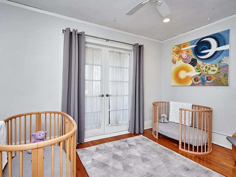2308 Grape St — Photo 17