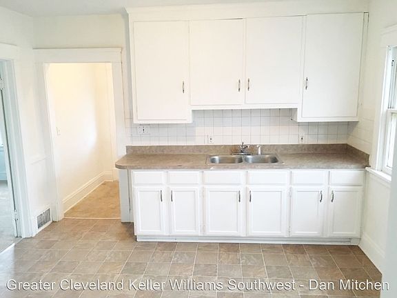 3rd image of 10919 Sandusky Ave
