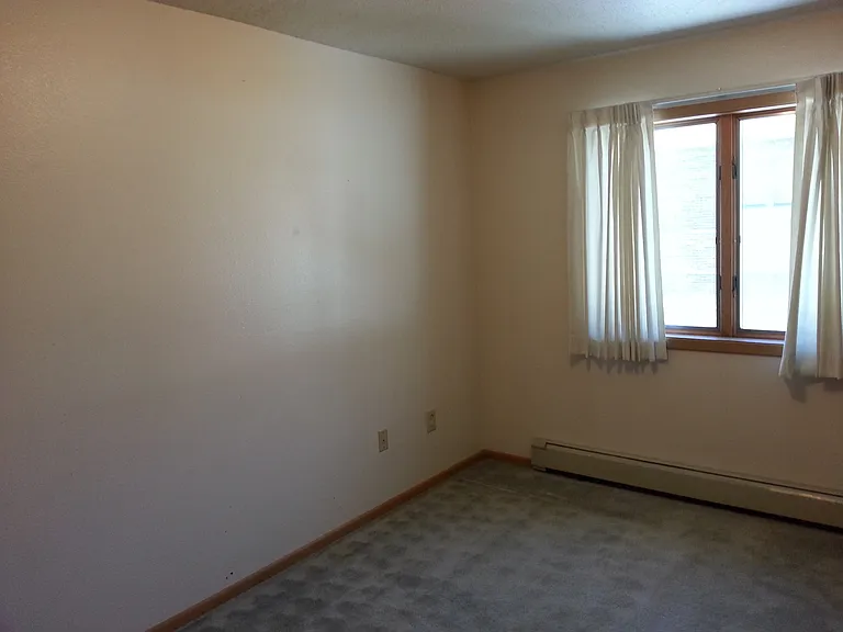 3430 E Court St — Photo 11