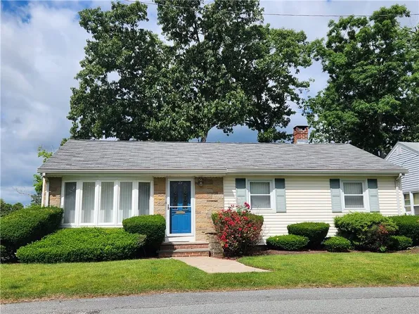 29 Pensaukee Ave, North Providence, RI 02911