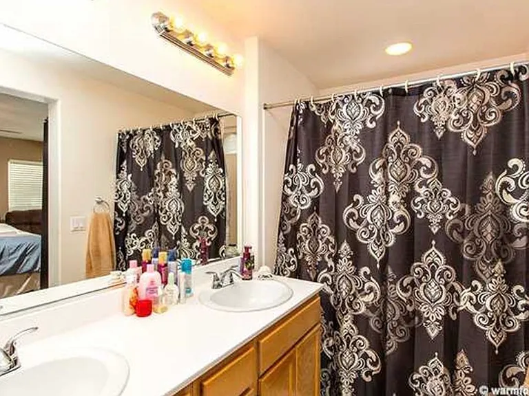 1433 Normandy Dr — Photo 17