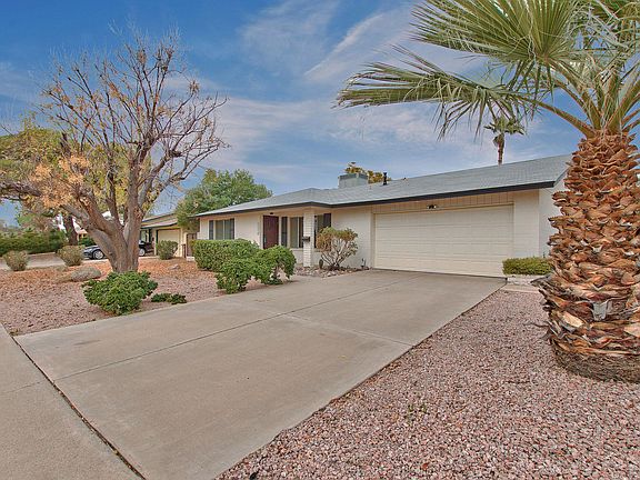 3rd image of 2610 E Balboa Dr