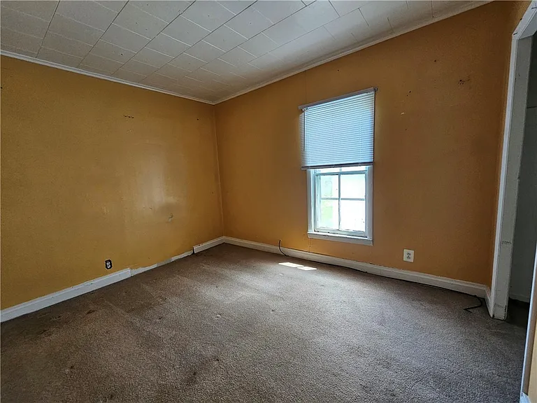 254 Anderson Ave — Photo 6