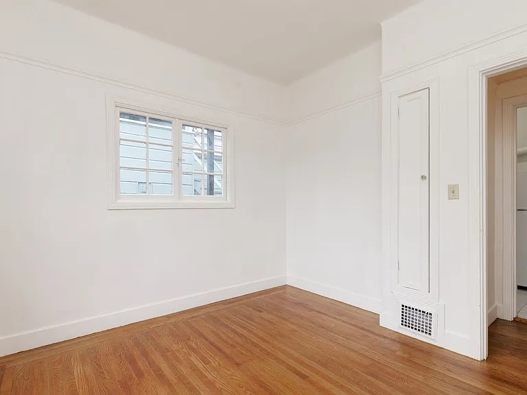 970 Vermont St — Photo 13