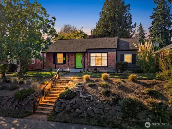 6251 37th Avenue NE, Seattle, WA 98115