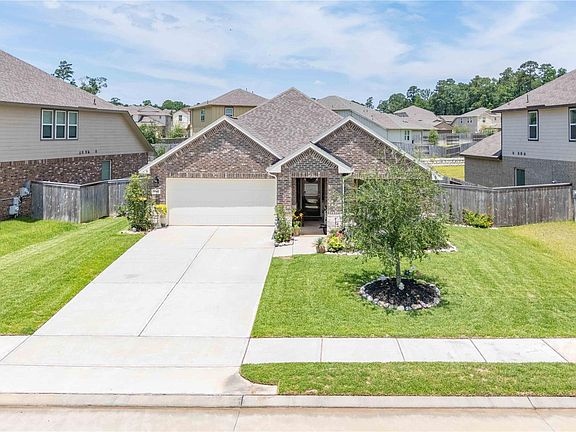 2nd image of 7045 Lauren Oak Dr